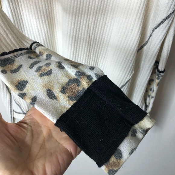 Free People Lovin Leopard Oversized Thermal Sm Tunic V Neck Top Knit Casual Boho - Picture 6 of 7